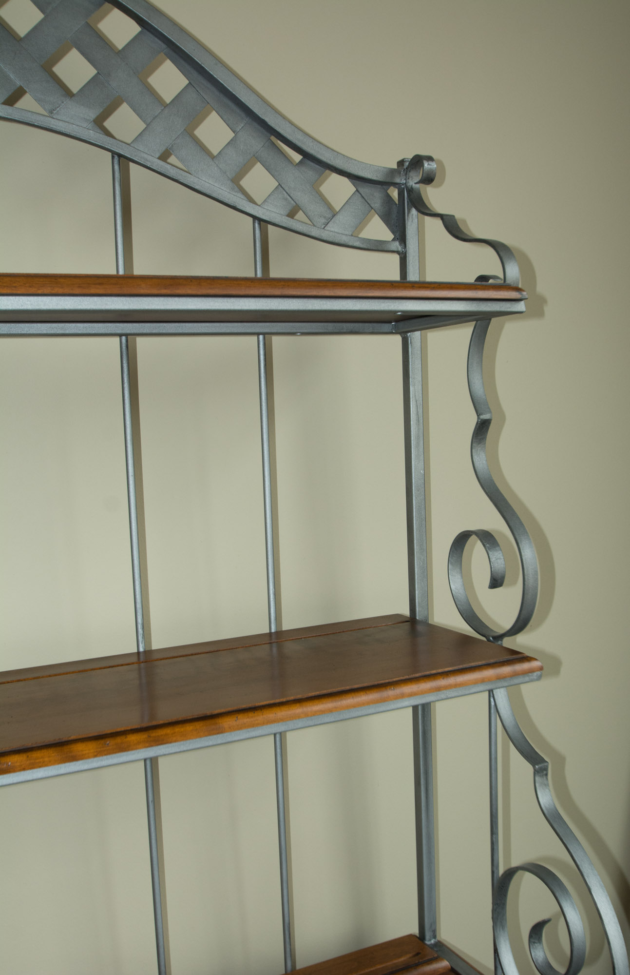 Ethan Allen Bakers Rack EBTH