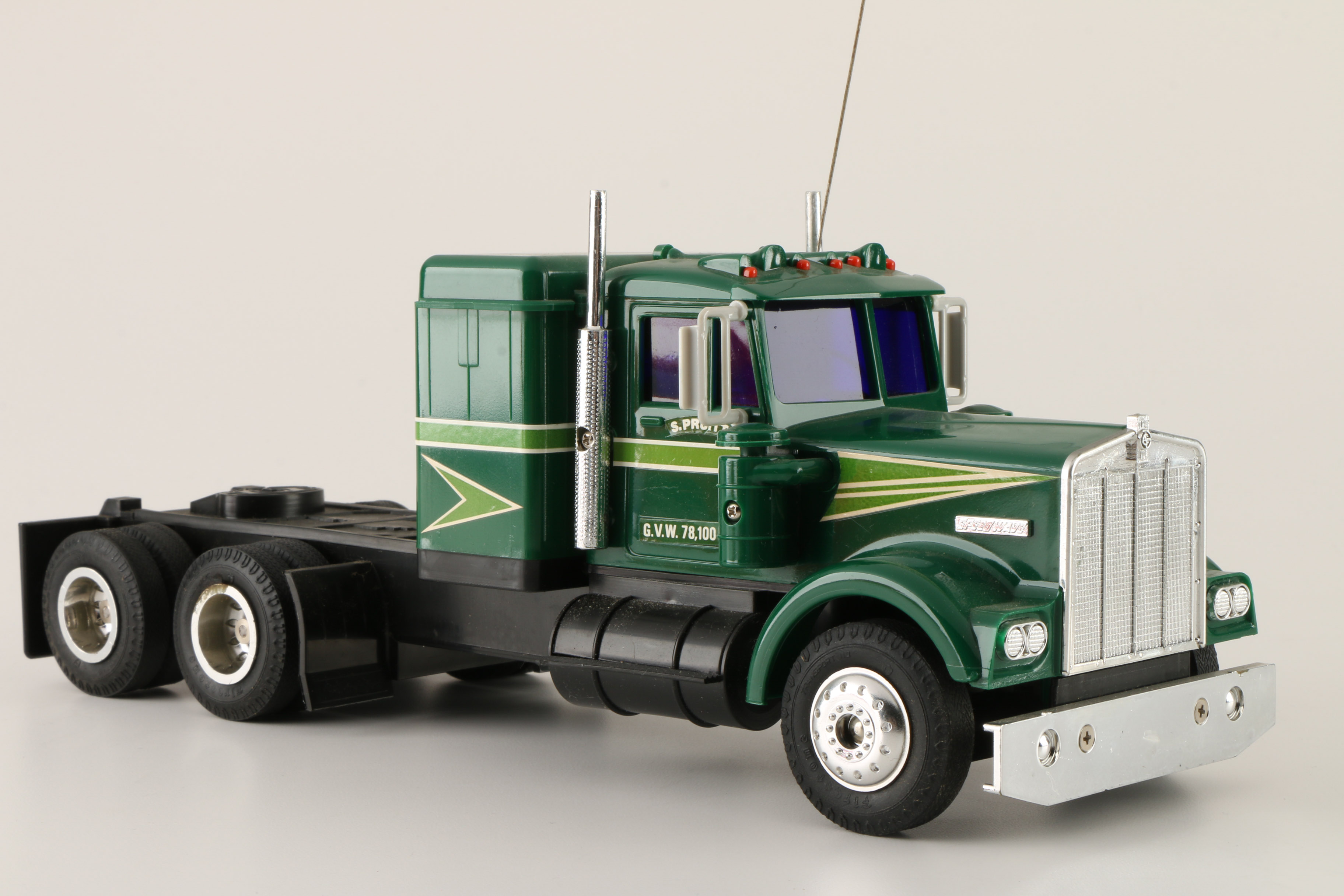 "Movin' On" Remote Control Semi-Truck | EBTH