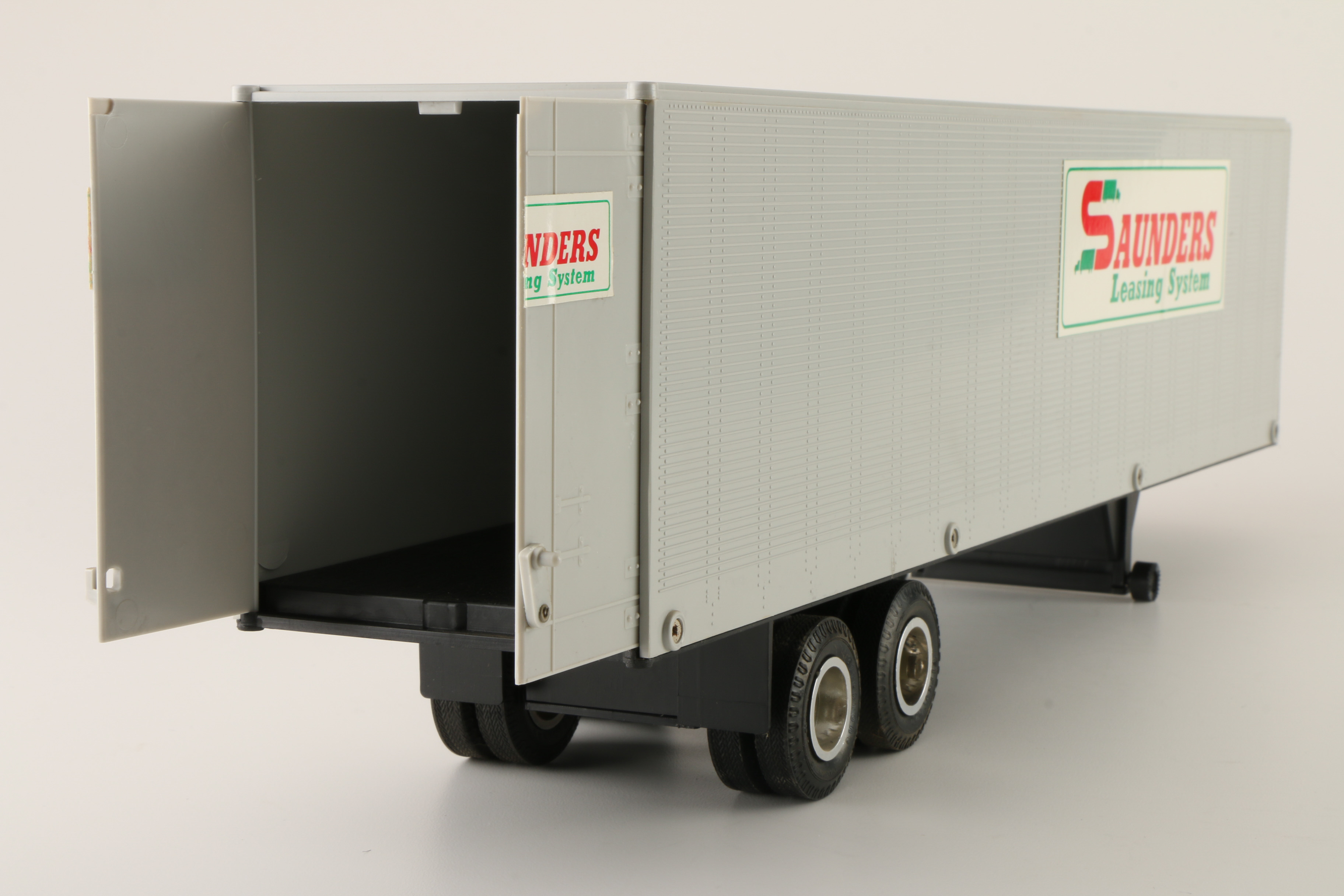 "Movin' On" Remote Control SemiTruck EBTH