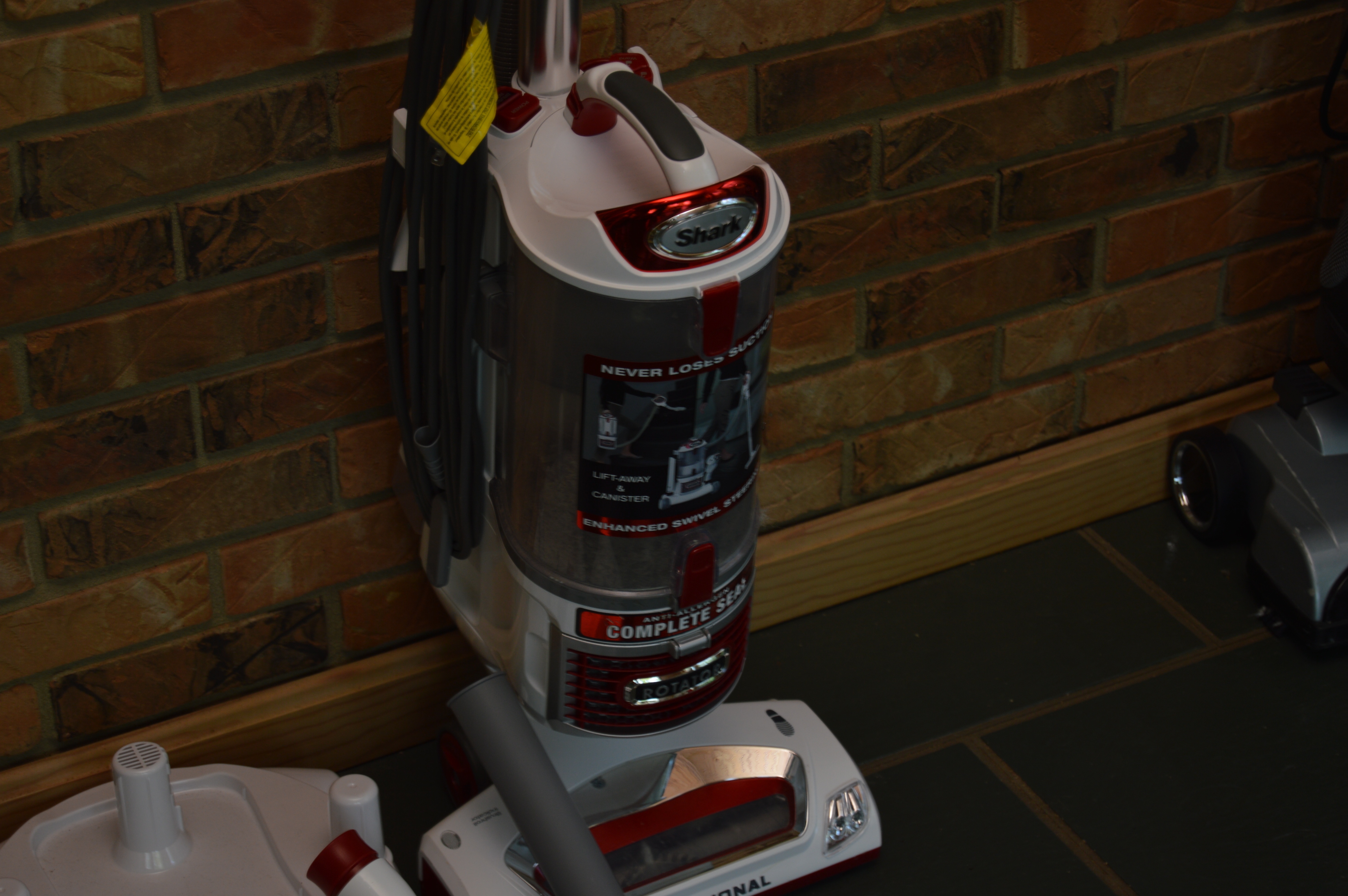 Shark Bagless Vacuum NV500 Series EBTH