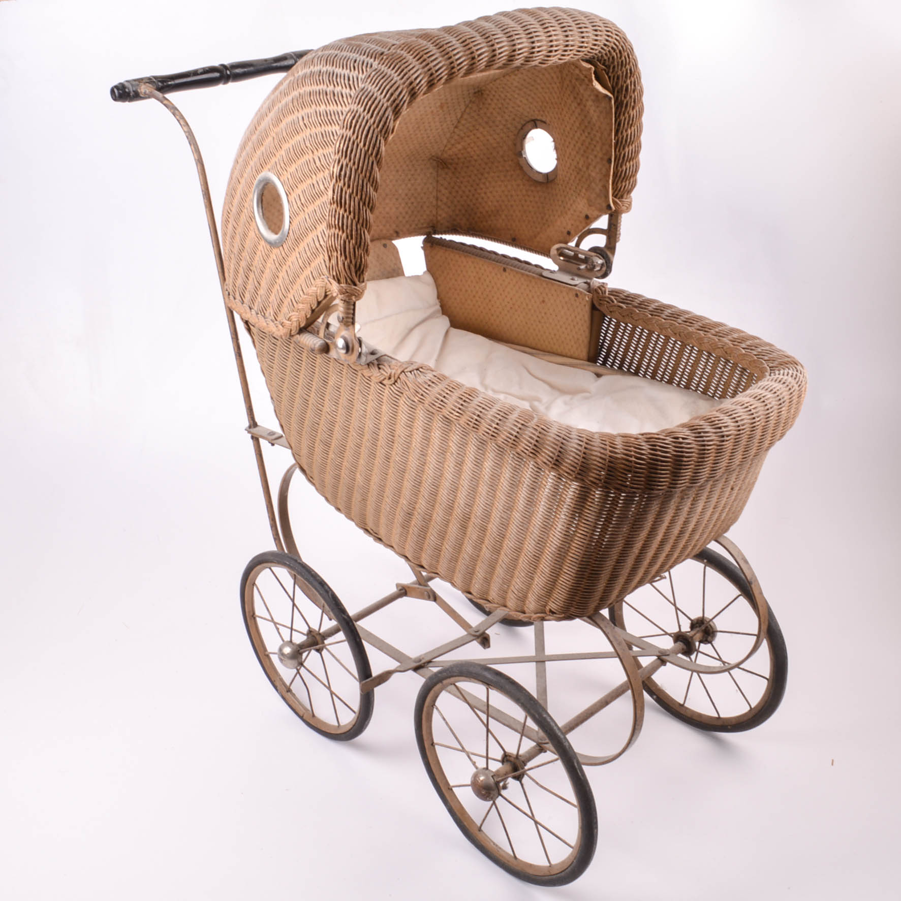 Antique Wicker Baby Doll Carriage | EBTH