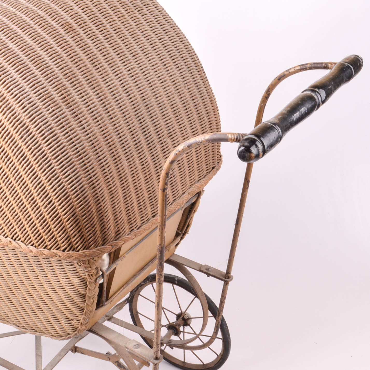 Antique Wicker Baby Doll Carriage | EBTH