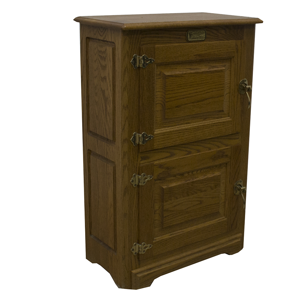 White Clad Simmons Hardware Co. Reproduction Ice Chest | EBTH