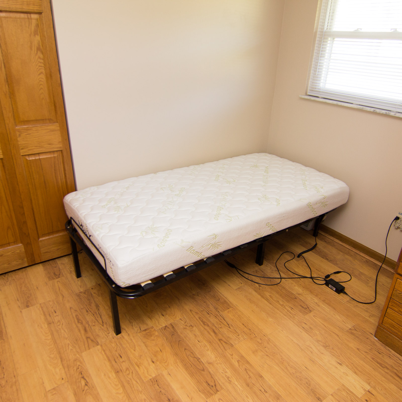 Bed Boss Twin Size Adjustable Bed Frame with Mlily Mattress EBTH