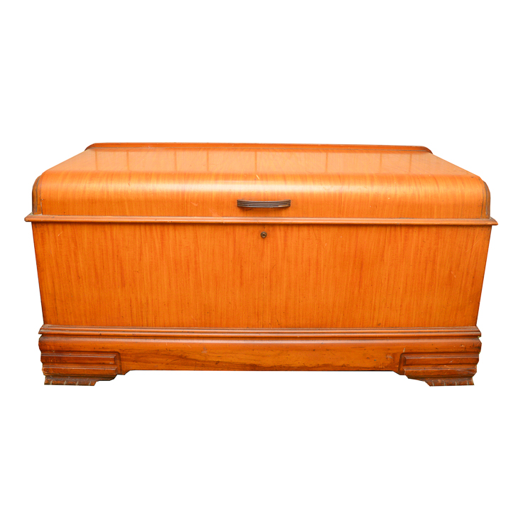 1940s "Sweetheart" Cedar Chest by Roos EBTH