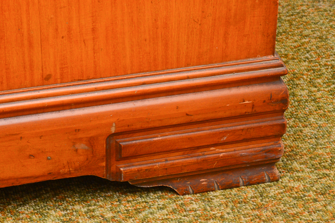 1940s "Sweetheart" Cedar Chest by Roos EBTH