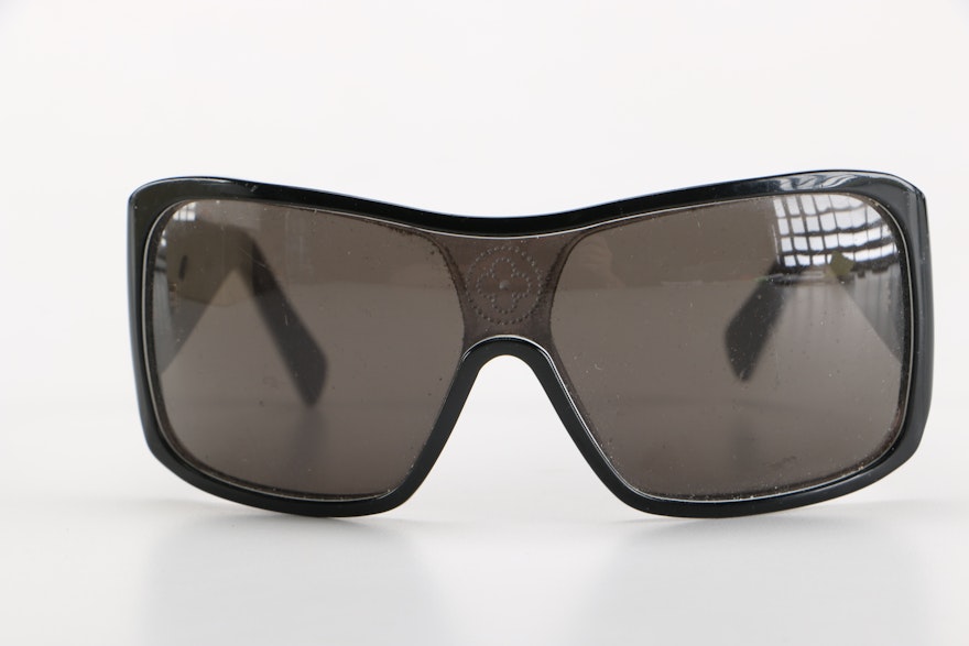 Louis Vuitton Black Sunglasses | EBTH