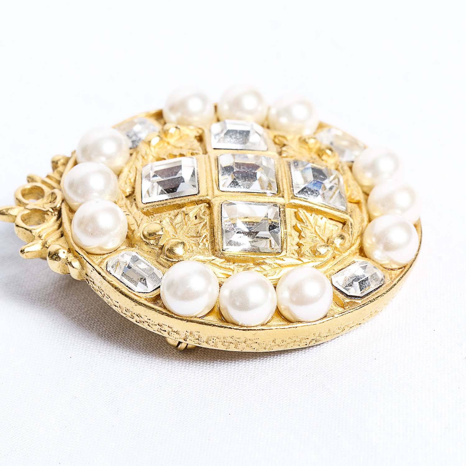 Two Vintage Rhinestone Brooches EBTH