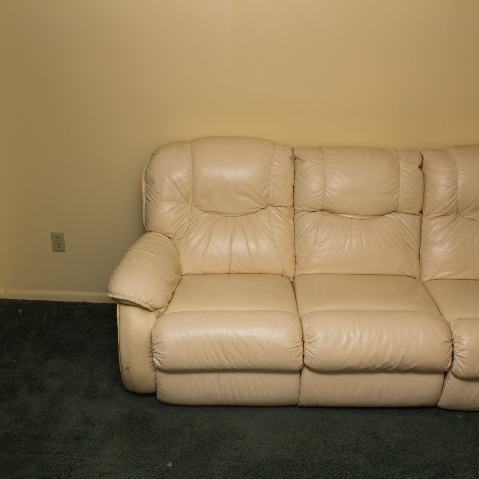 LaZBoy Leather Sectional Reclining Sofa EBTH