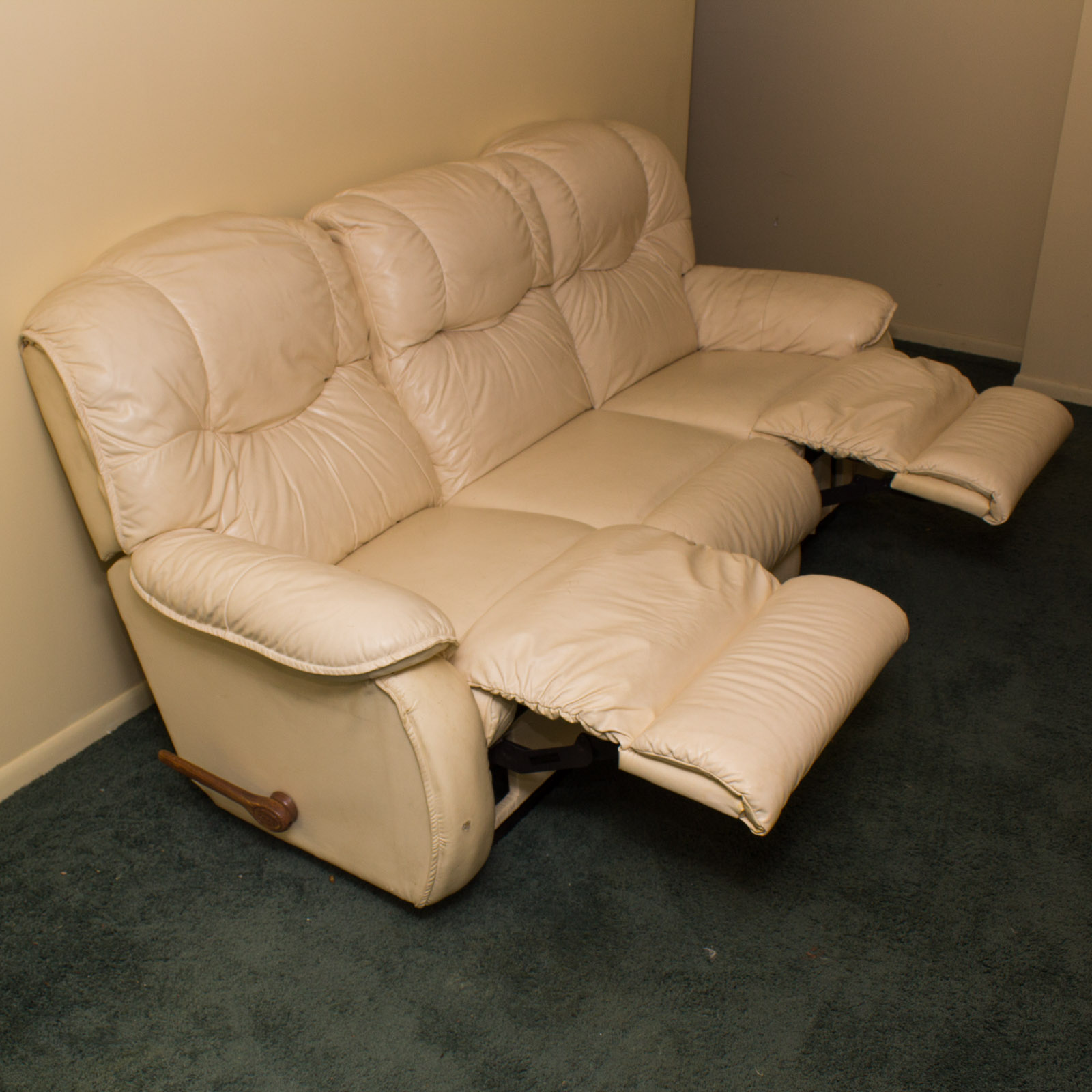 LaZBoy Leather Sectional Reclining Sofa EBTH