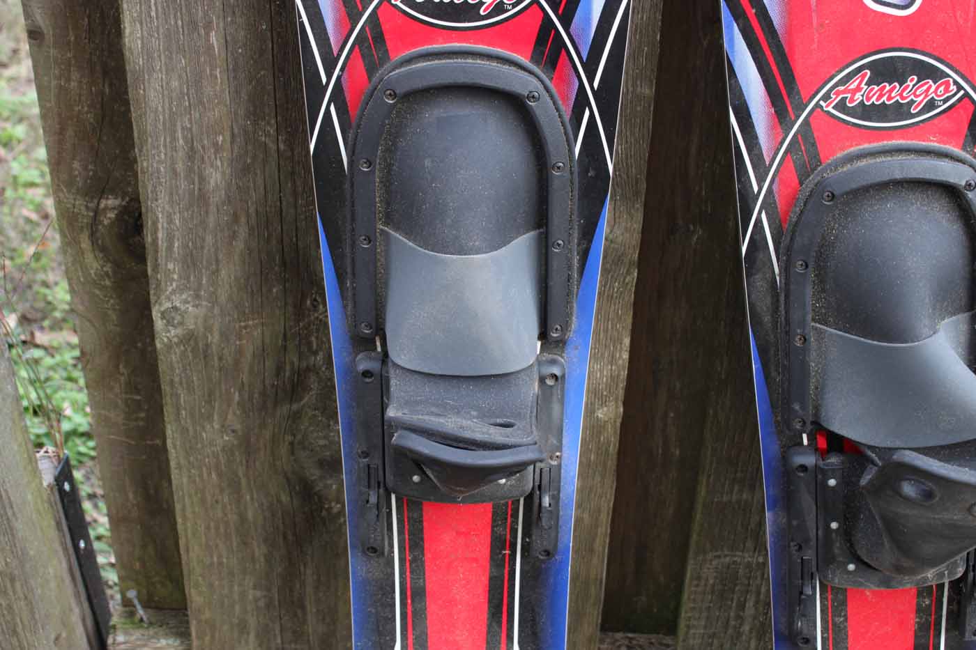 Pair of O'Brien "Amigo" Water Skis EBTH