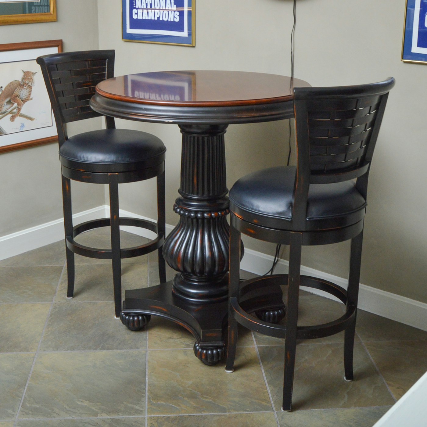 Havertys Furniture Pub Table with Hillsdale Stools EBTH