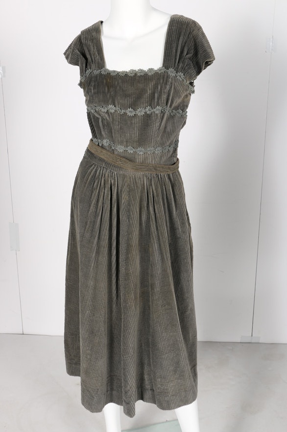 1940s Paula Brooks Original Dress and Floral Embroidered Dresses | EBTH