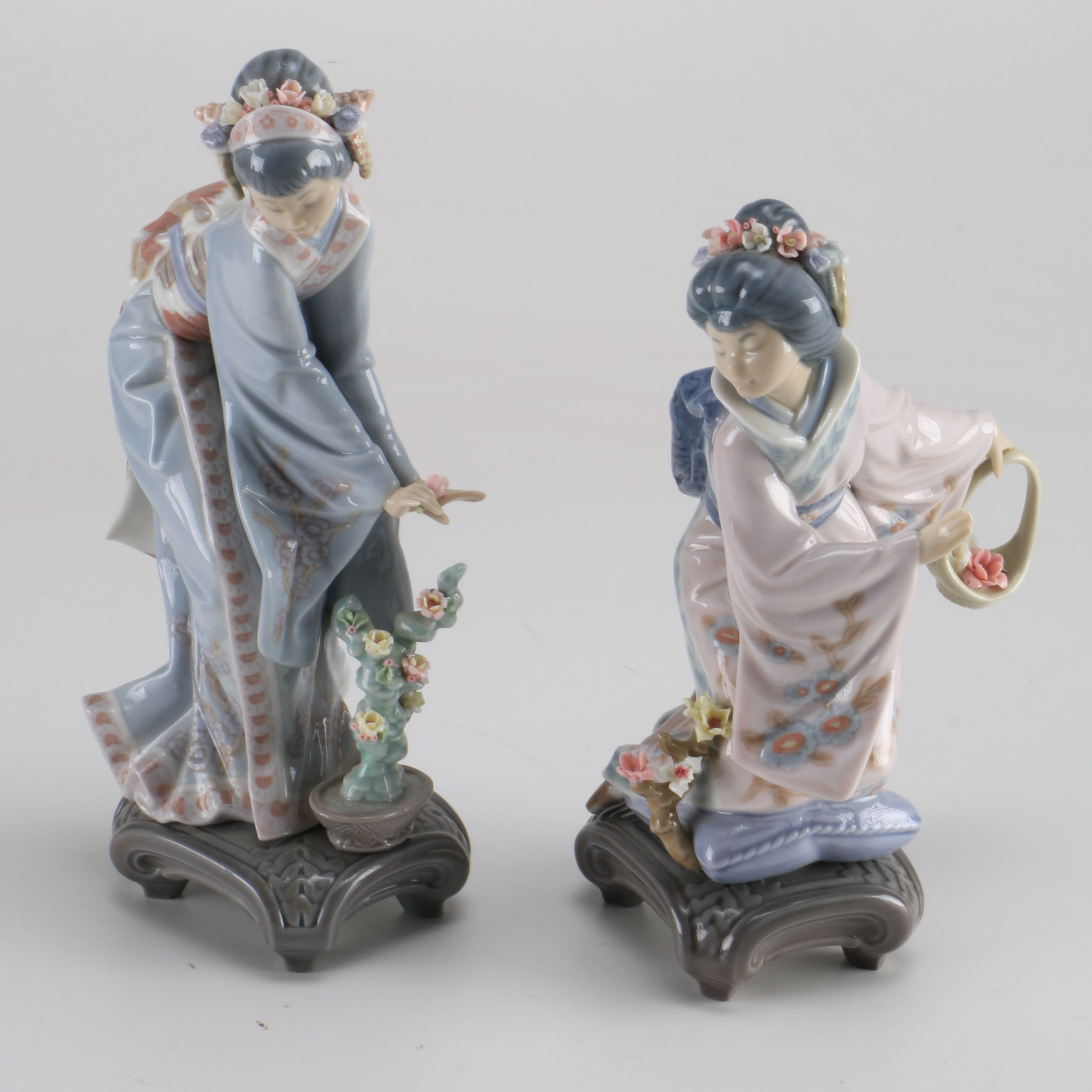 Pair of Lladró Porcelain Figurines Depicting Japanese Women EBTH