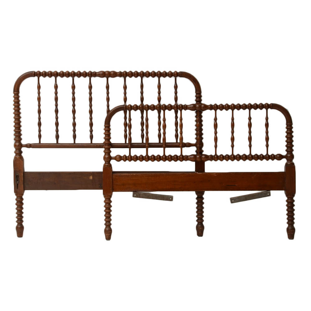 Antique SpindleTurned Full Bed Frame EBTH