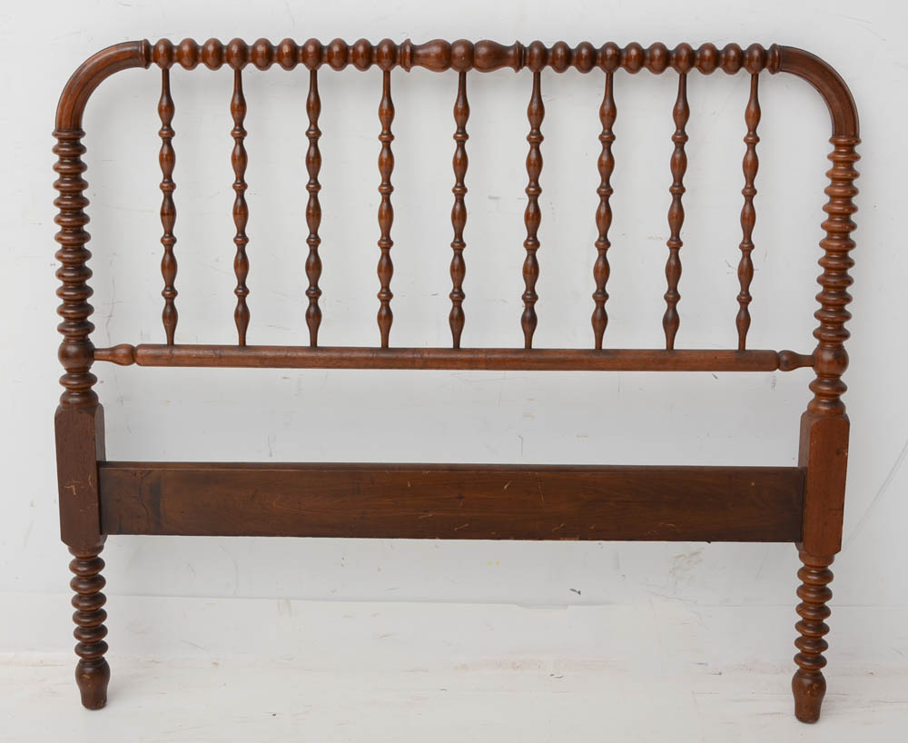 Antique SpindleTurned Full Bed Frame EBTH