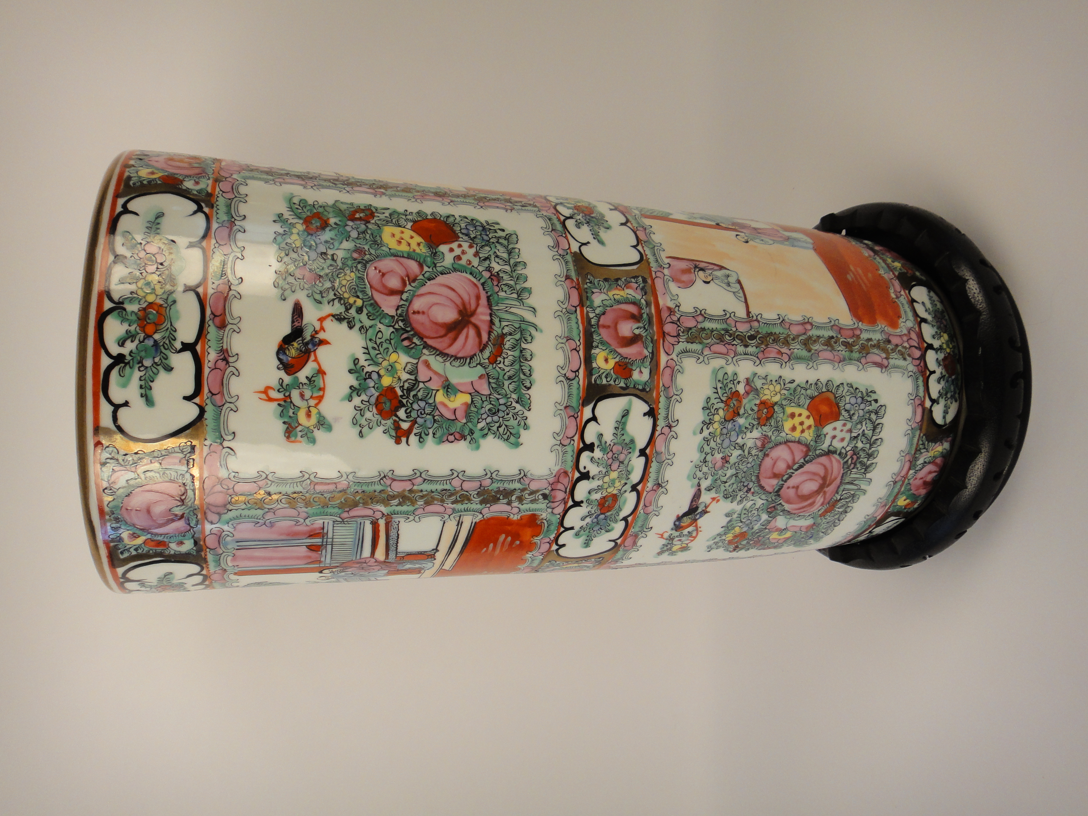 Vintage Chinese Rose Medallion Umbrella Stand EBTH