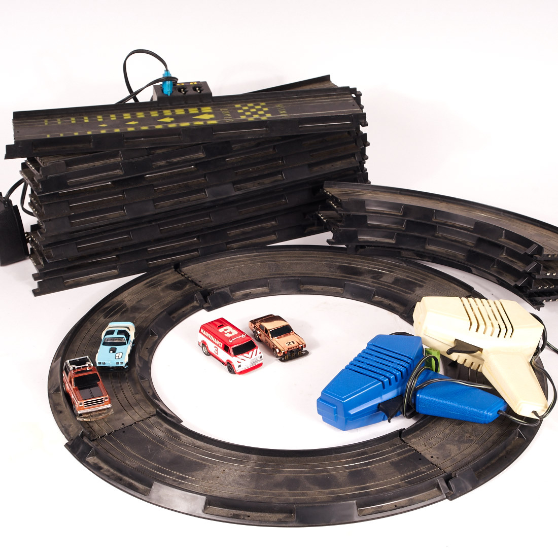 Vintage Aurora Slot Car Set EBTH