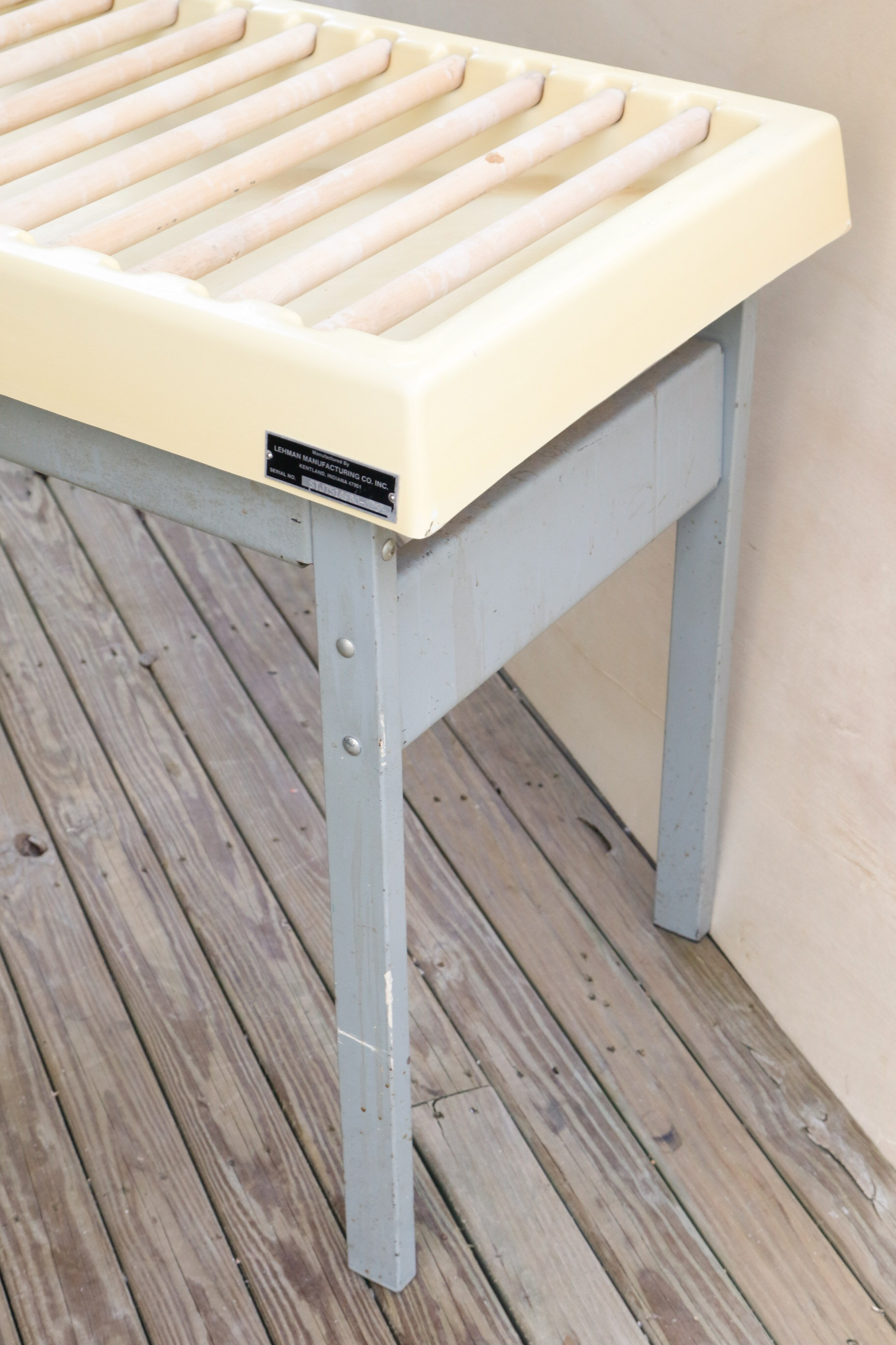 Lehman Equipment Studio Star Pour Draining Table EBTH