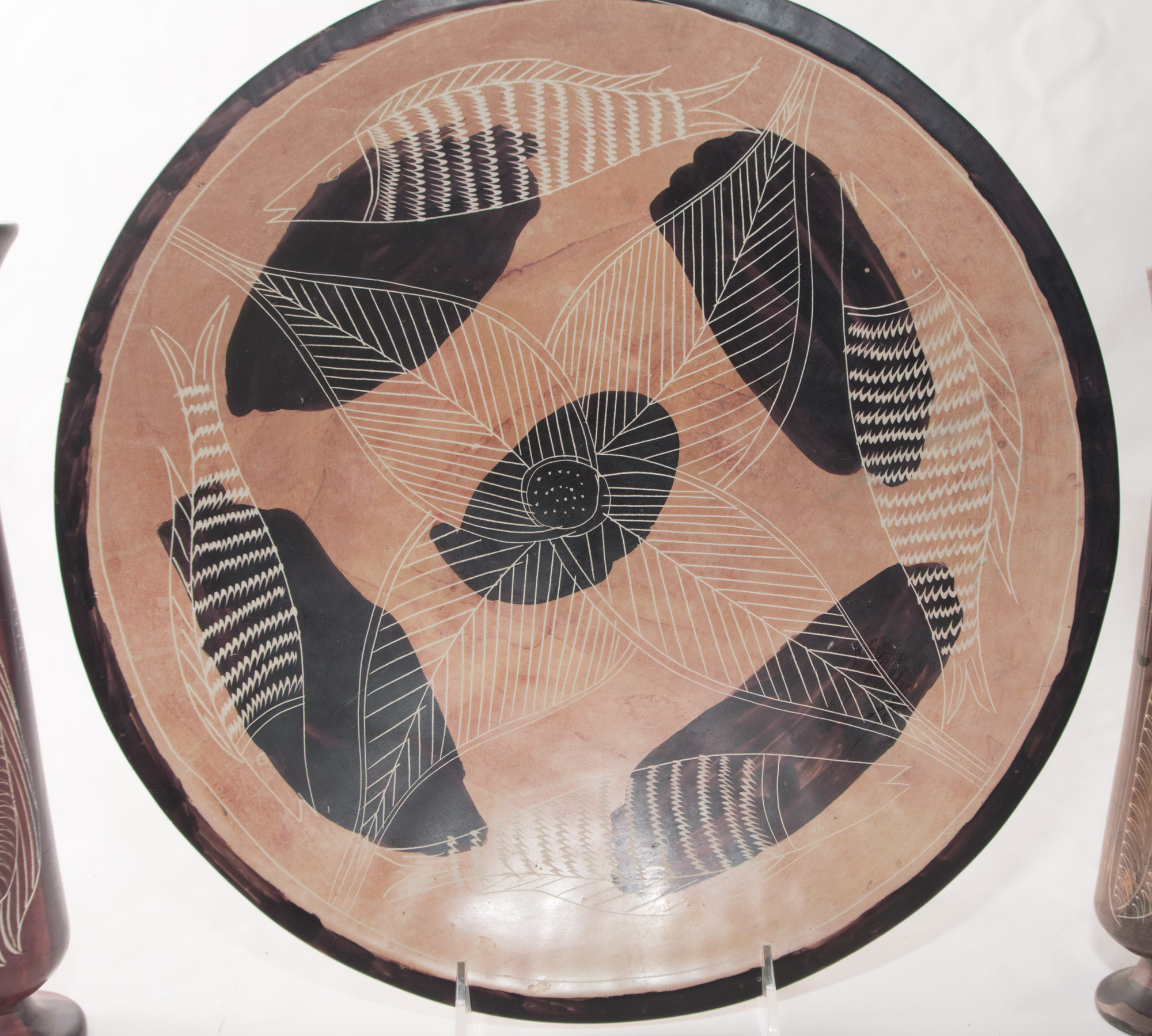 Kenyan Pottery Bud Vases and Plate EBTH