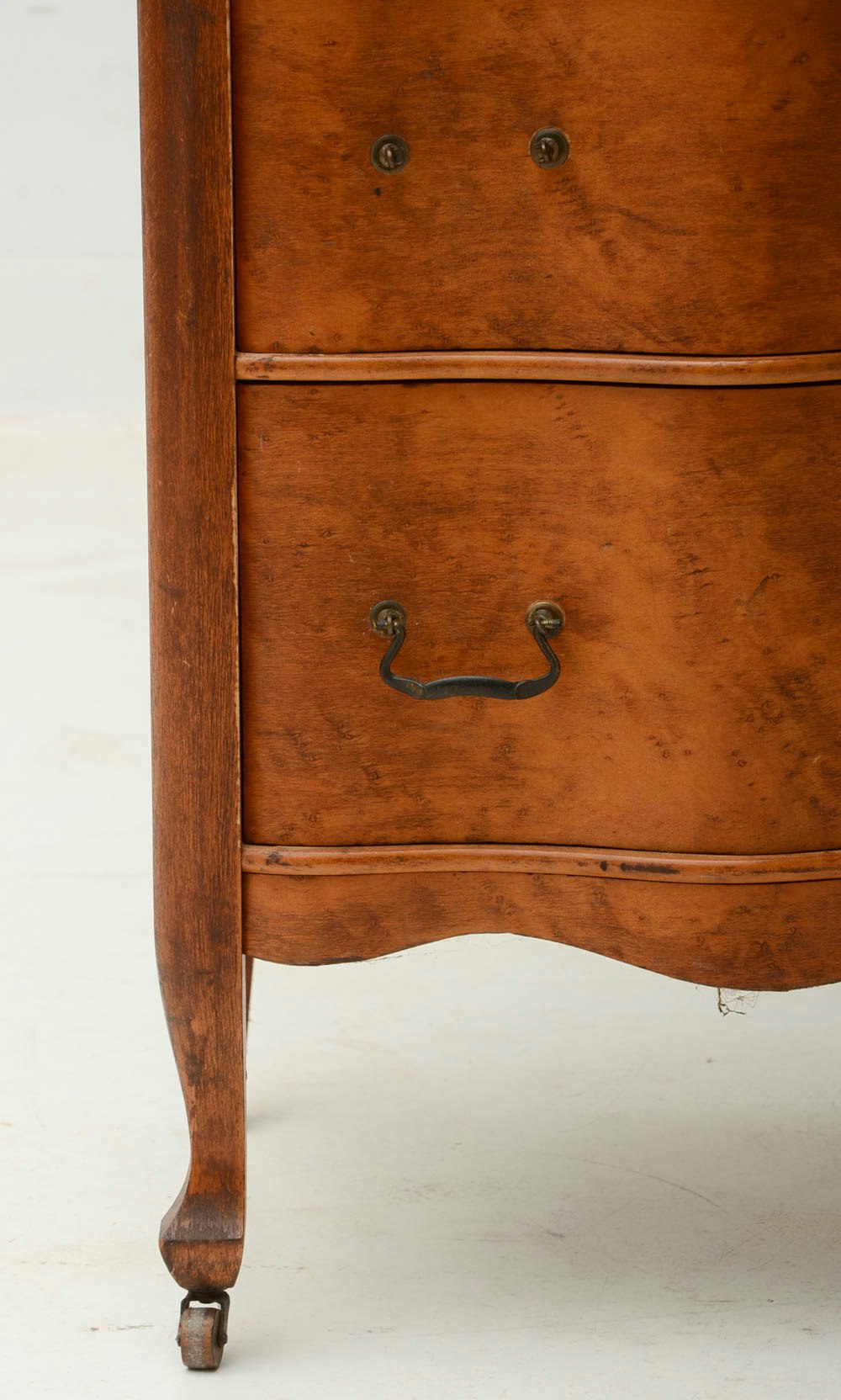Antique Birdseye Maple Dresser | EBTH
