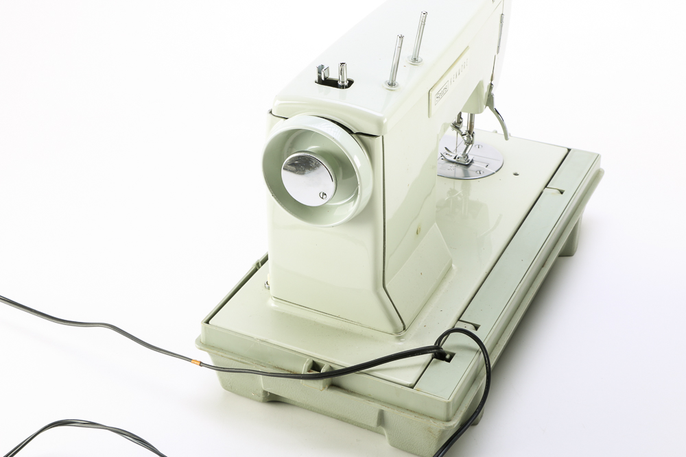 Circa 1970s Sears Kenmore Sewing Machine EBTH