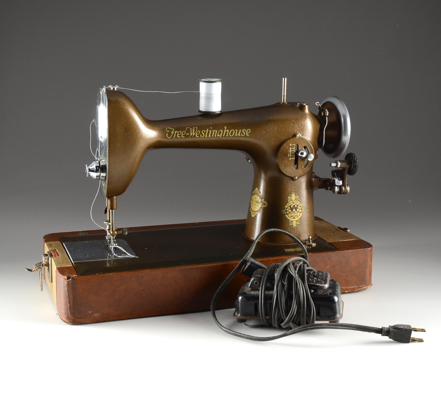 Vintage Free-Westinghouse Portable Sewing Machine. | EBTH