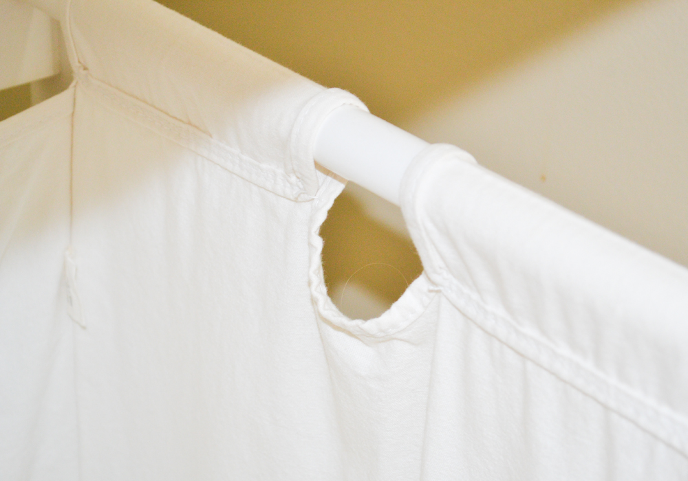 Laundry Bin Table on Caster Wheels EBTH