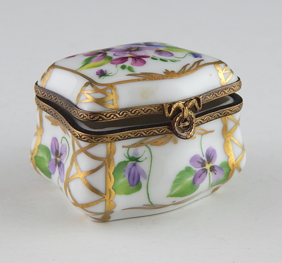 Small HandPainted Limoges Trinket Box Purple Violets EBTH