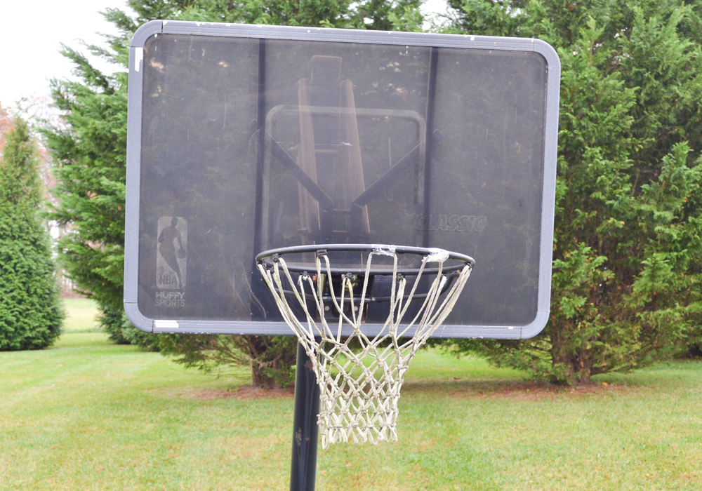 Huffy Sports Adjustable Height Basketball Hoop EBTH