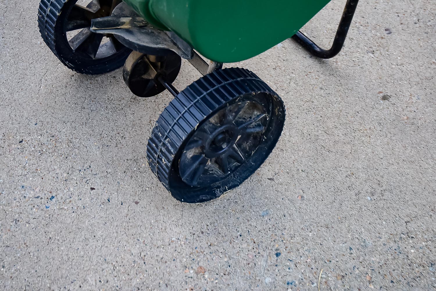 Vigoro 4300 Broadcast Spreader EBTH