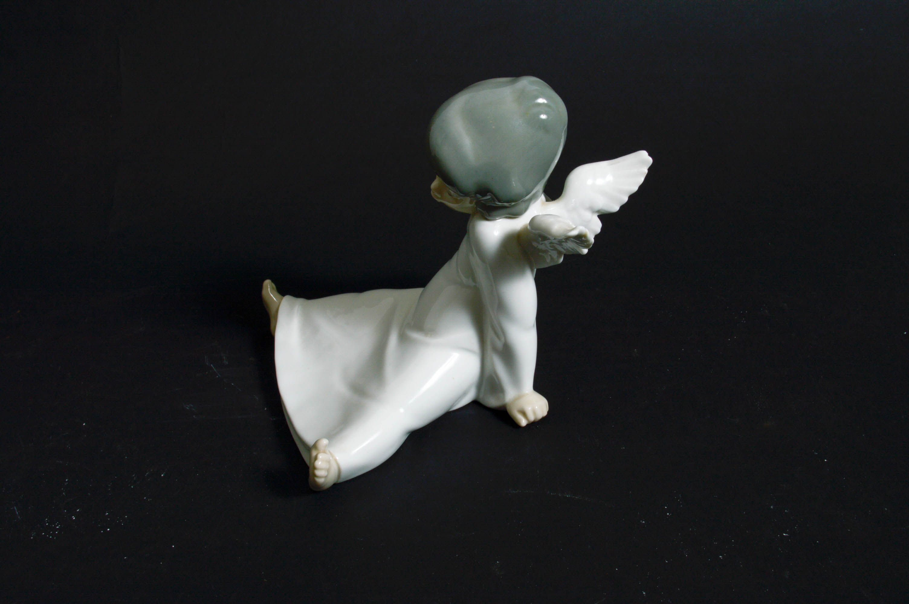 Lladró "Angel Wondering" Porcelain Figurine EBTH