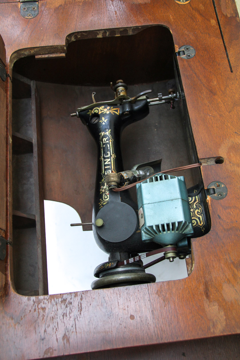 Antique Singer Sewing Table EBTH