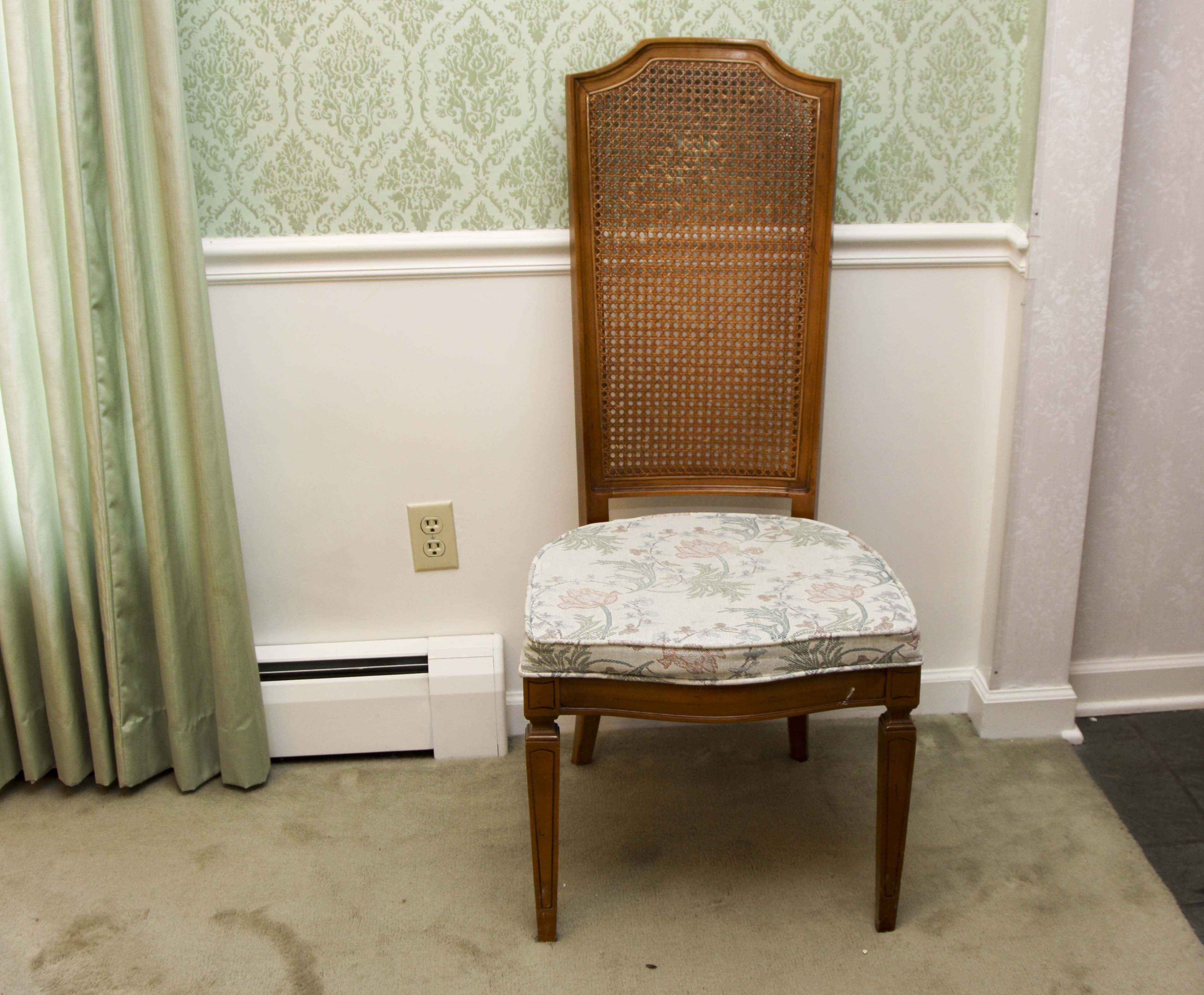 A Vintage Thomasville Dining Set EBTH