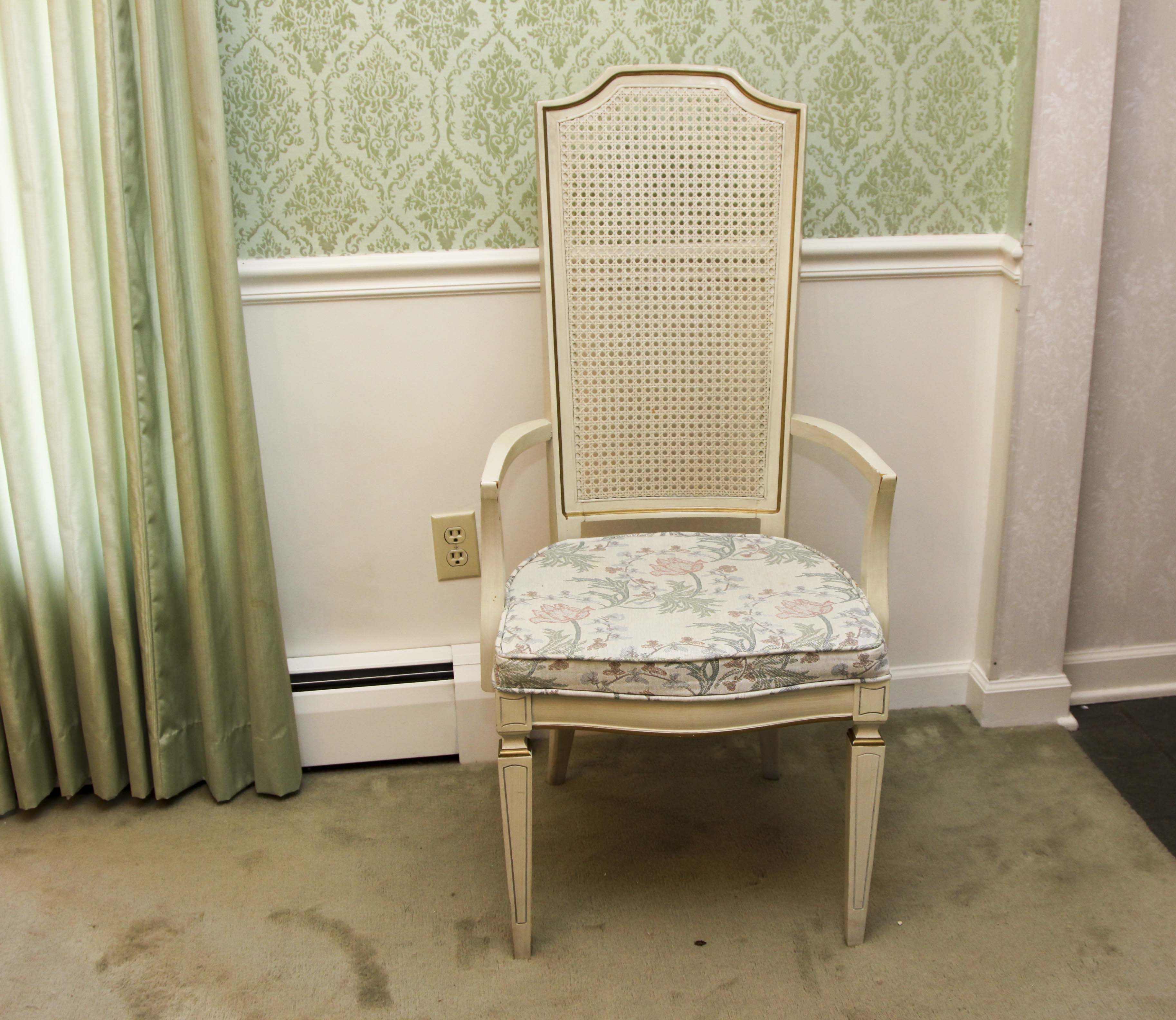 A Vintage Thomasville Dining Set EBTH