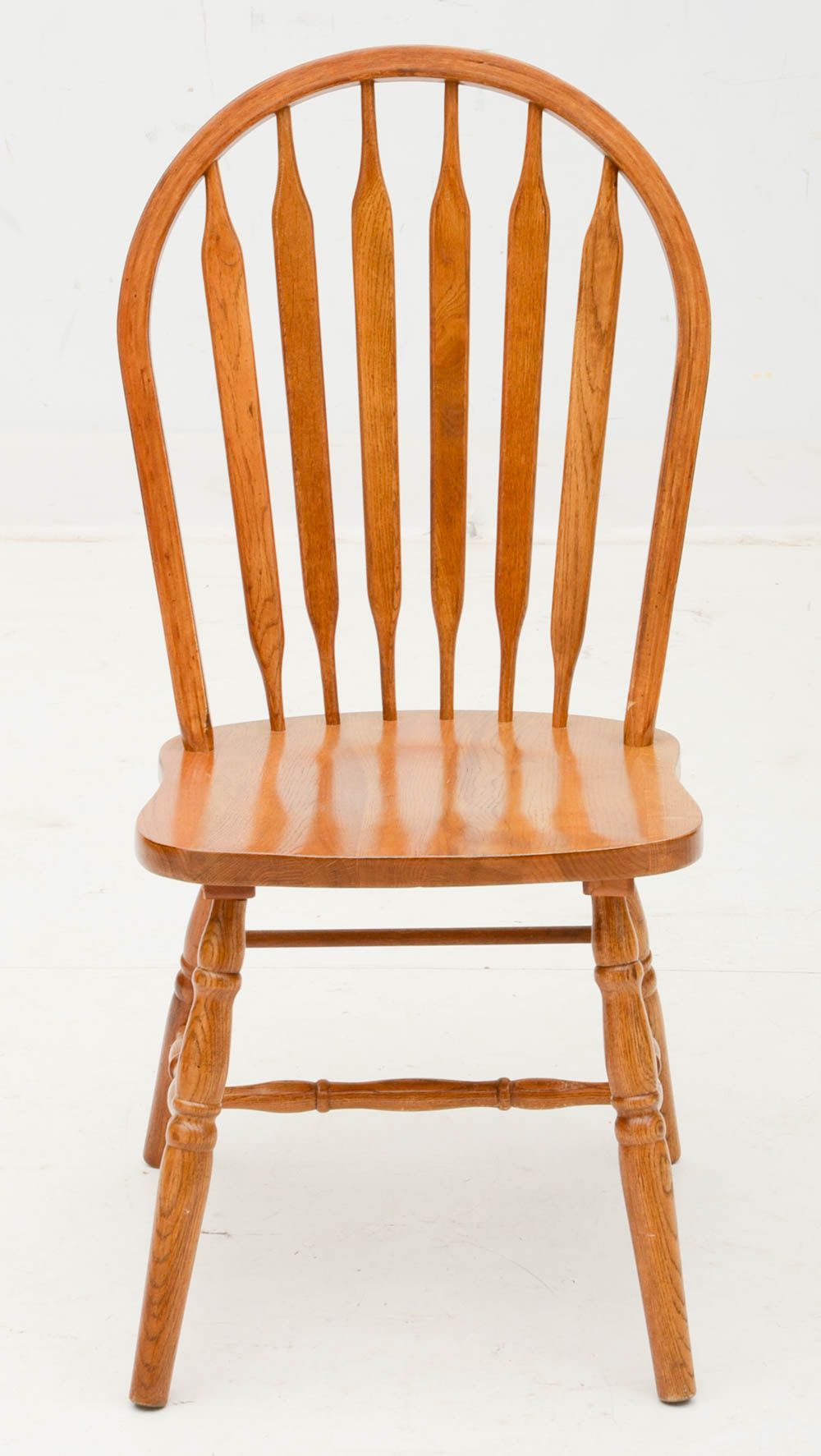 Round Oak Pedestal Dining Table with Extension and Chairs EBTH