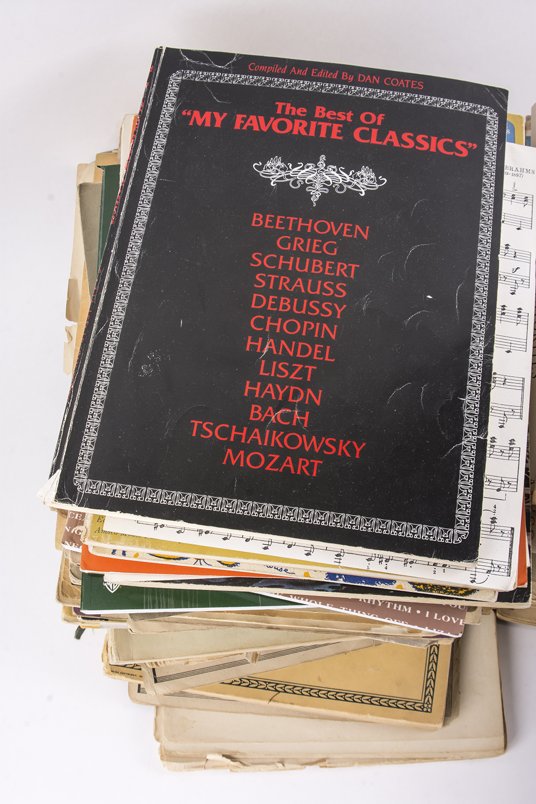 Large Collection of Sheet Music | EBTH