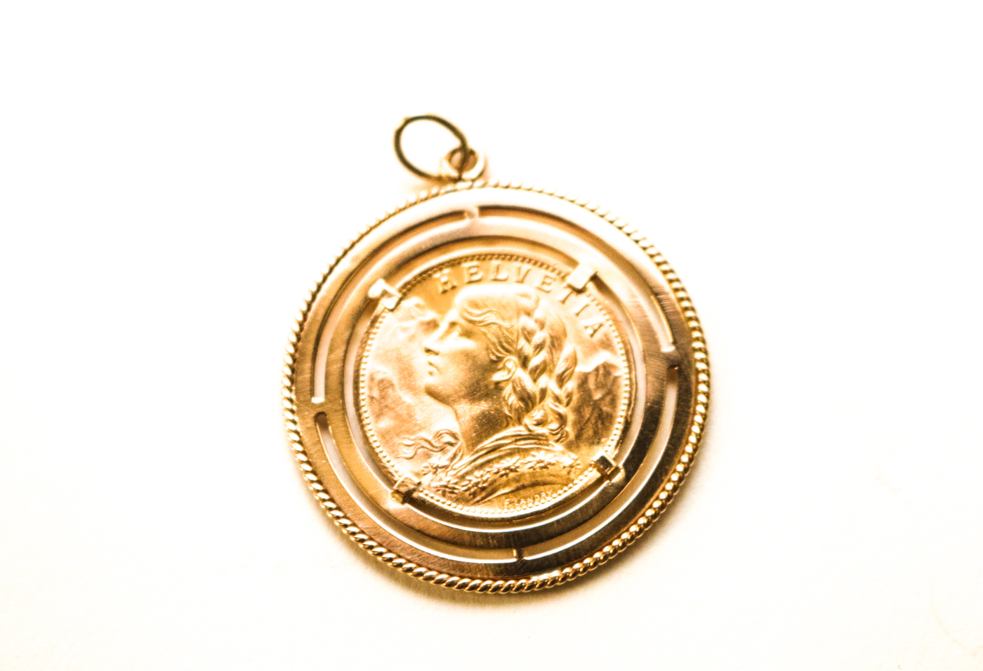 18K Gold Coin Pendant with Swiss 20 Francs Gold Coin | EBTH