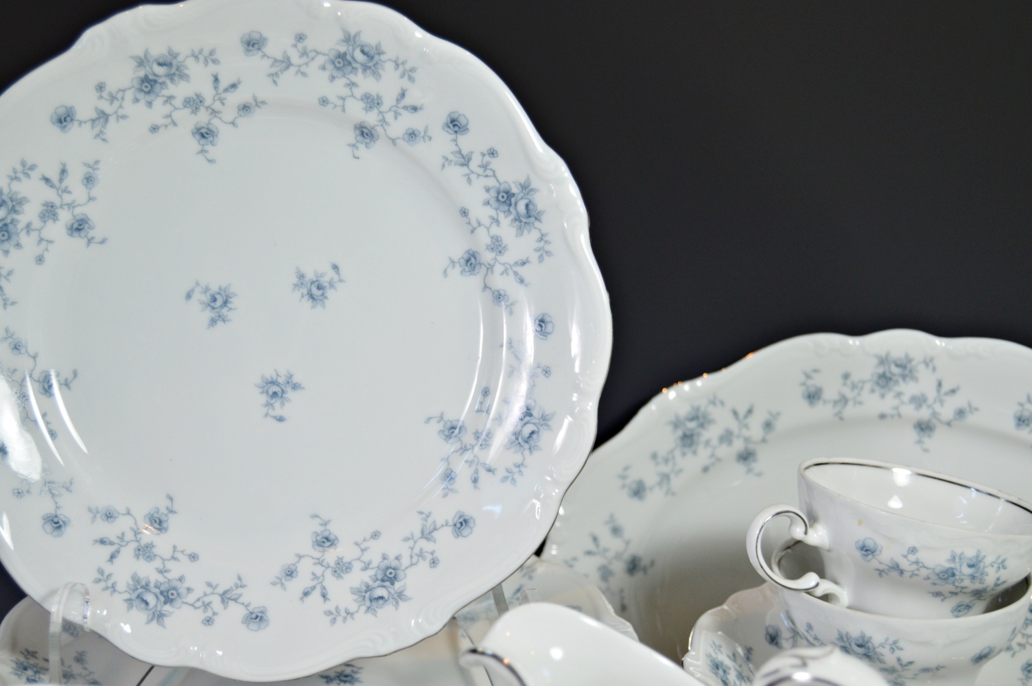 Set of German Johann Haviland "Blue Garland" China Dinnerware EBTH