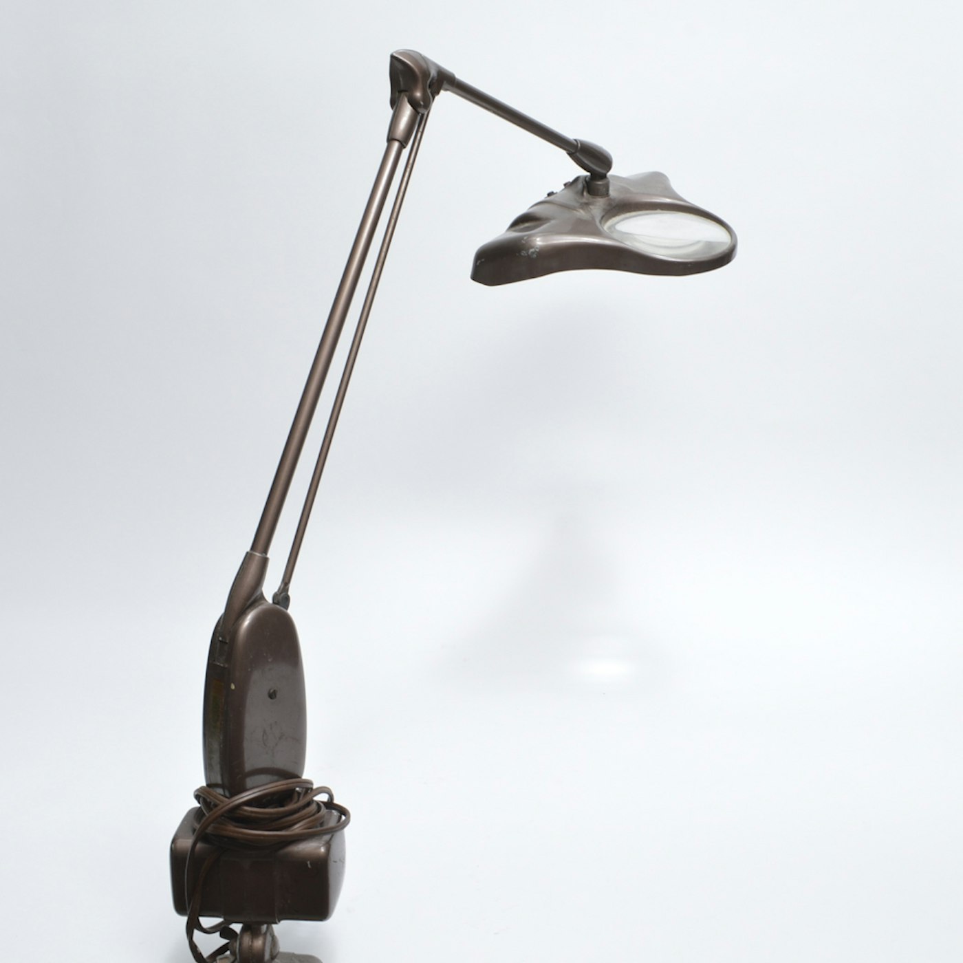 Vintage Dazor Magnifying Desk Lamp | EBTH