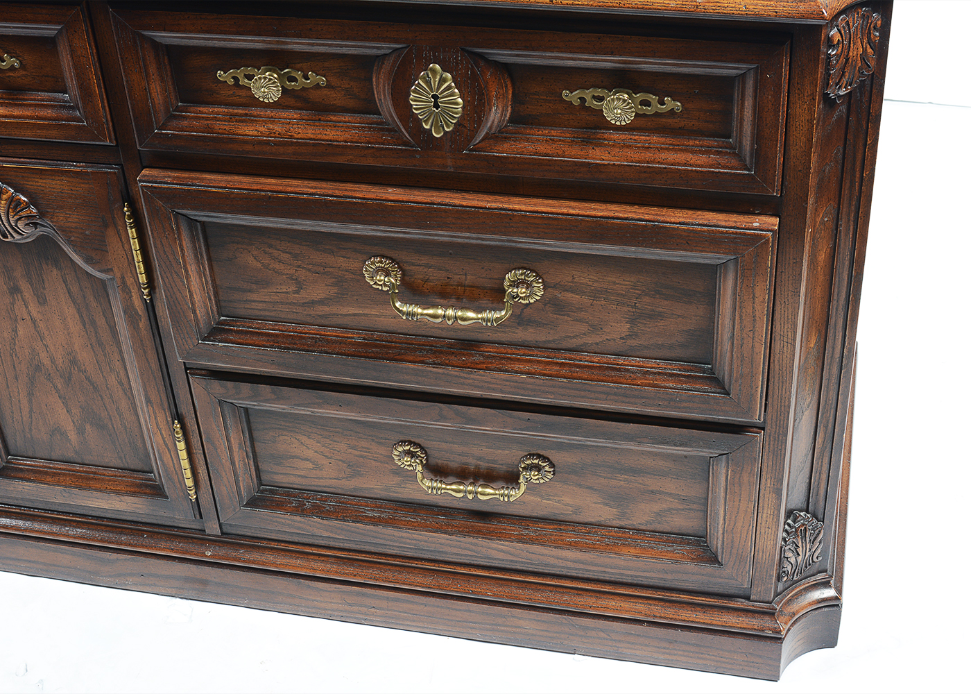 White Furniture Co. Oak Dresser with Trifold Mirror EBTH