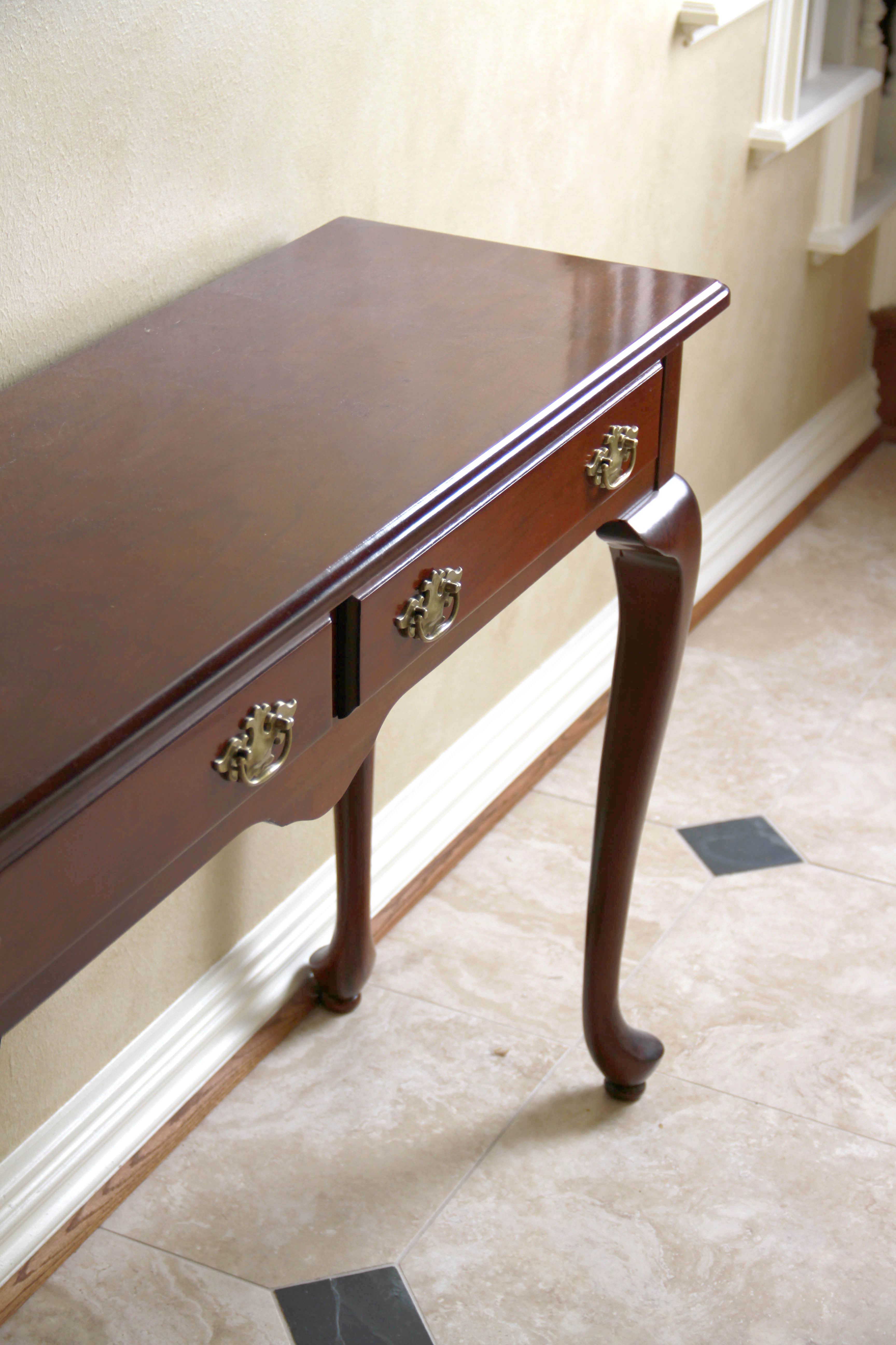 Late 20th to Early 21st Century Queen Anne Style Console Table EBTH
