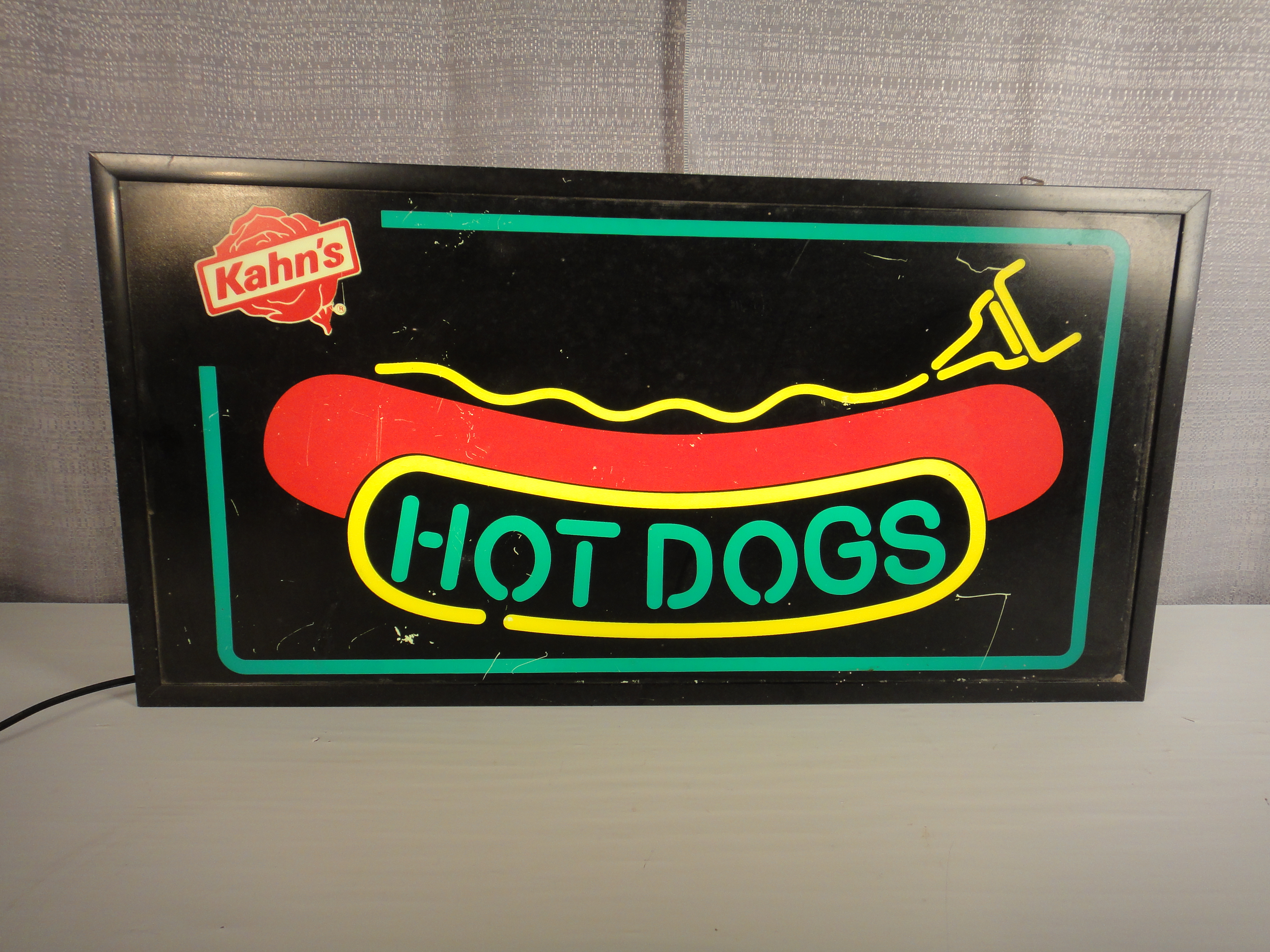 Vintage Kahn's Hot Dogs Neon Lighted Sign EBTH