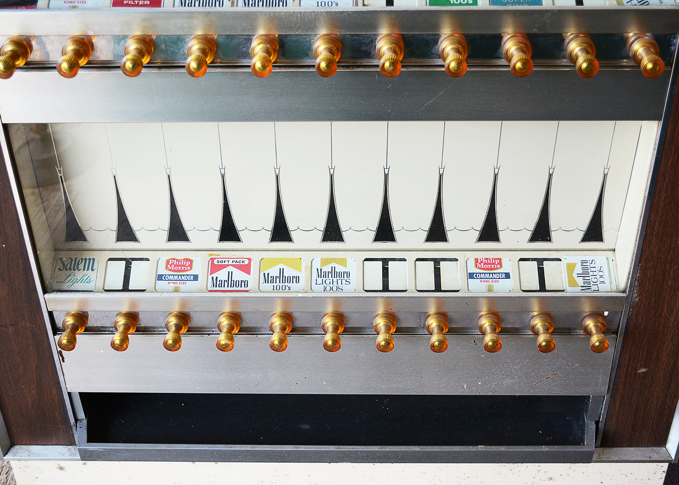 Vintage 1969 National Vendors Cigarette Vending Machine EBTH