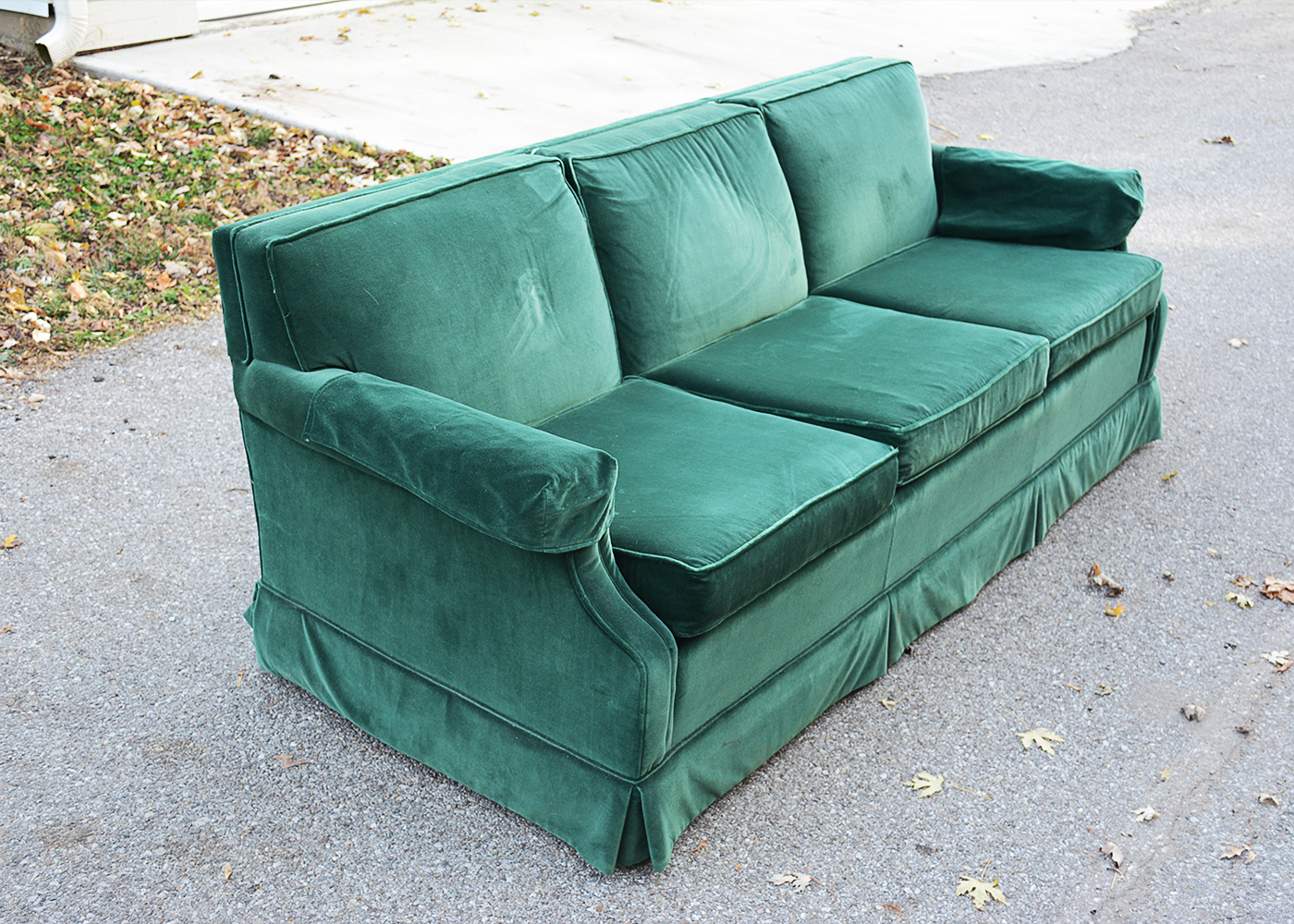 Ethan Allen "Traditional Classics" Green Velour Sofa EBTH