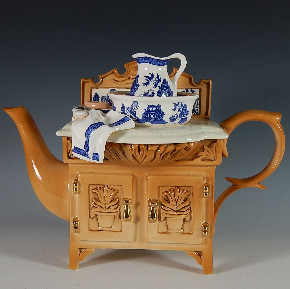 Cardew Teapot 'Cardew Blue' EBTH