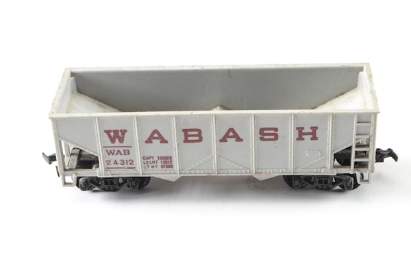 Vintage "HO" Gauge Model Freight Train Cars and 