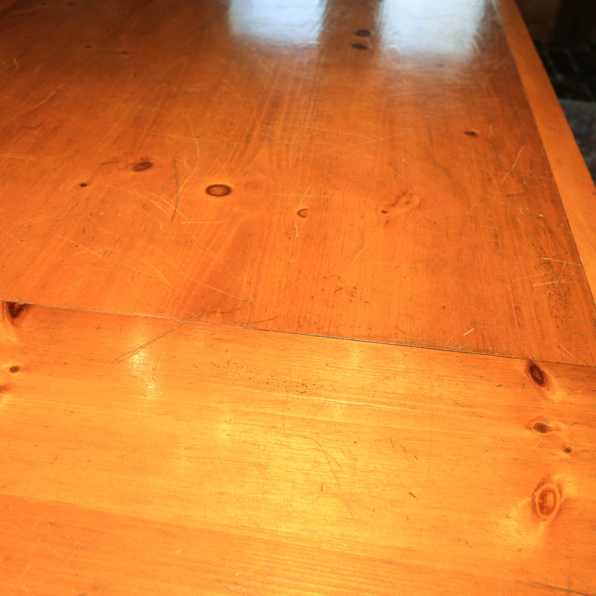 Knotty Pine Dining Table EBTH