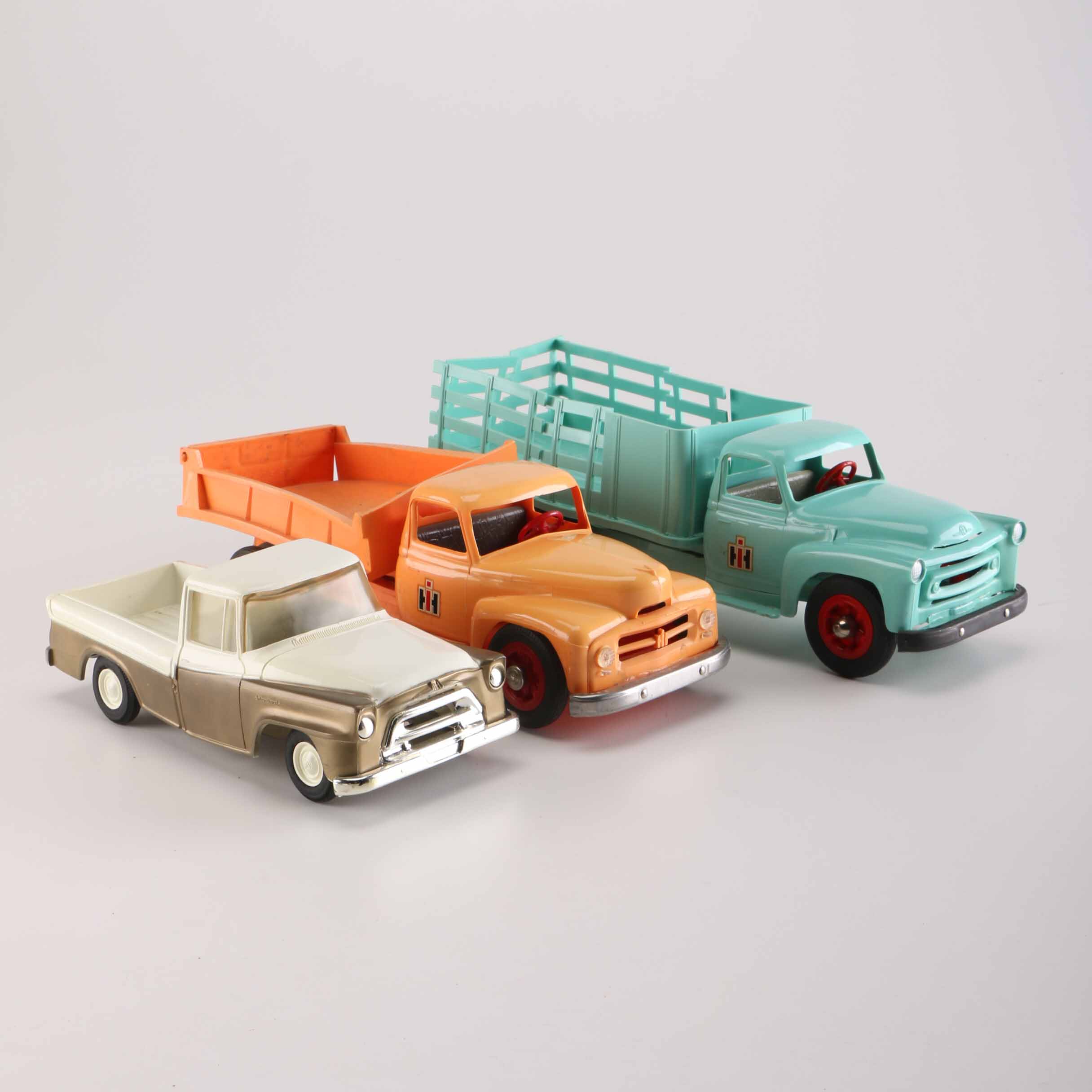vintage international harvester toy trucks