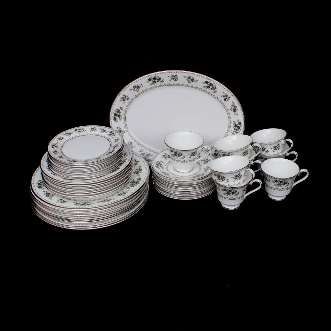 Royal Doulton "Valley Green" Pattern Fine Bone China EBTH